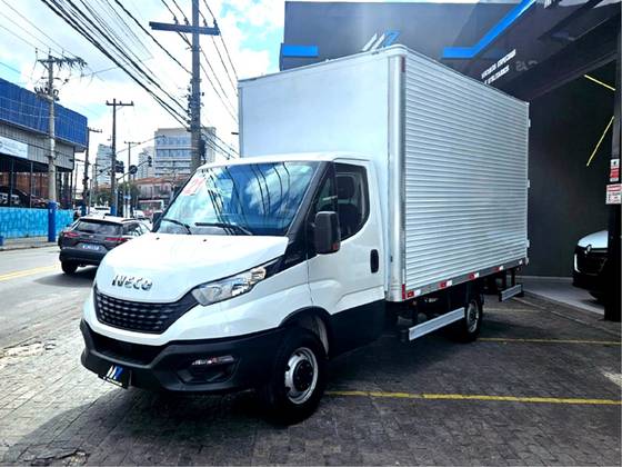 IVECO DAILY 3.0 TURBO DIESEL 35-150 CHASSI CS MANUAL IVECO DAILY 3.0 TURBO DIESEL 35-150 CHASSI CS MANUAL